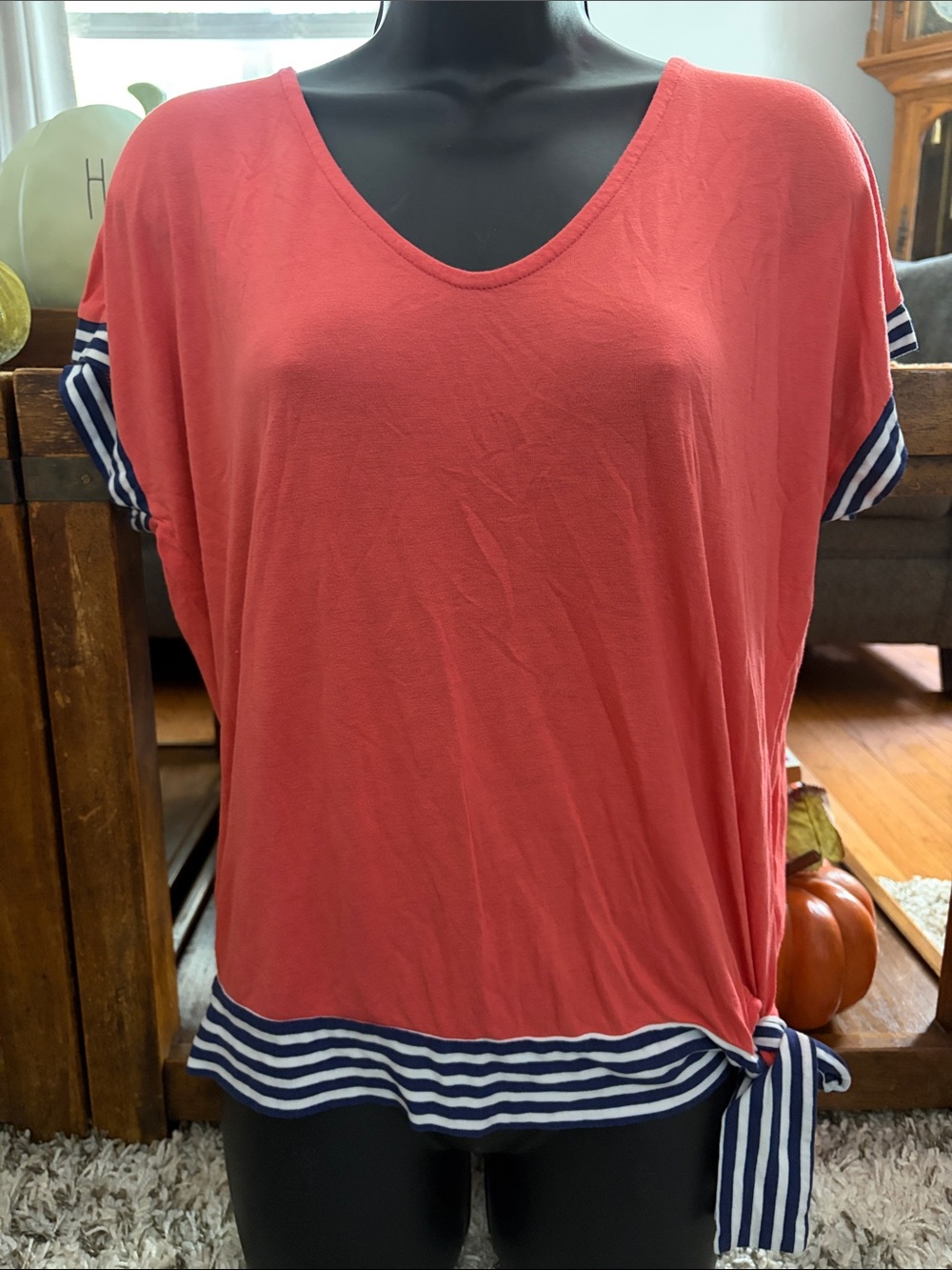 Venus Lascana Women’s Coral Knot-Hem Top with Navy Stripe Trim size Small